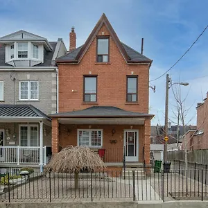 https://very-cozy-comfortable-in-downtown-toronto-great-value.niagara-fallshotels.com