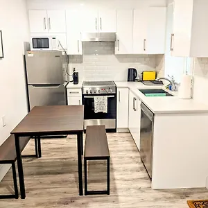 2 Bedrooms Free Parking Location Apartment